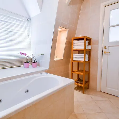 Belgische Plein Apartment *